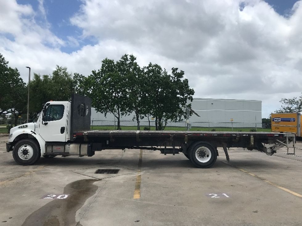 Flatbed Truck-Light and Medium Duty Trucks-Freightliner-2018-M2-Houston-TX-78,122\n\t\tmiles-$ 52,250 - Image 4