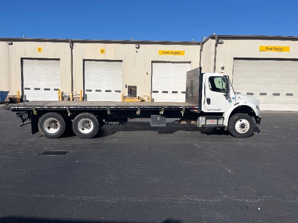 Flatbed Truck-Light and Medium Duty Trucks-Freightliner-2018-M2-Kennesaw-GA-195,668\n\t\tmiles-$ 59,250 - Image 12