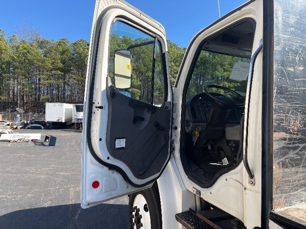 Flatbed Truck-Light and Medium Duty Trucks-Freightliner-2018-M2-Kennesaw-GA-195,668\n\t\tmiles-$ 59,250 - Image 13