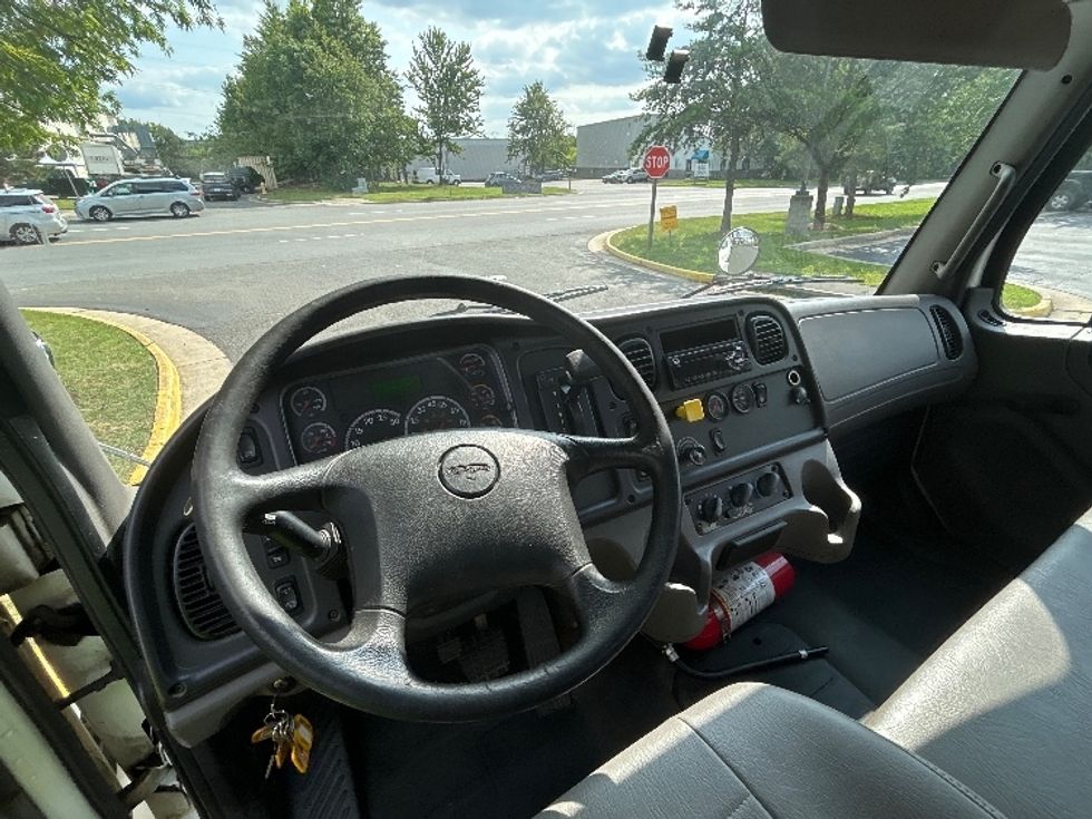 Flatbed Truck-Light and Medium Duty Trucks-Freightliner-2018-M2-Manassas-VA-176,708\n\t\tmiles-$ 47,500 - Image 19