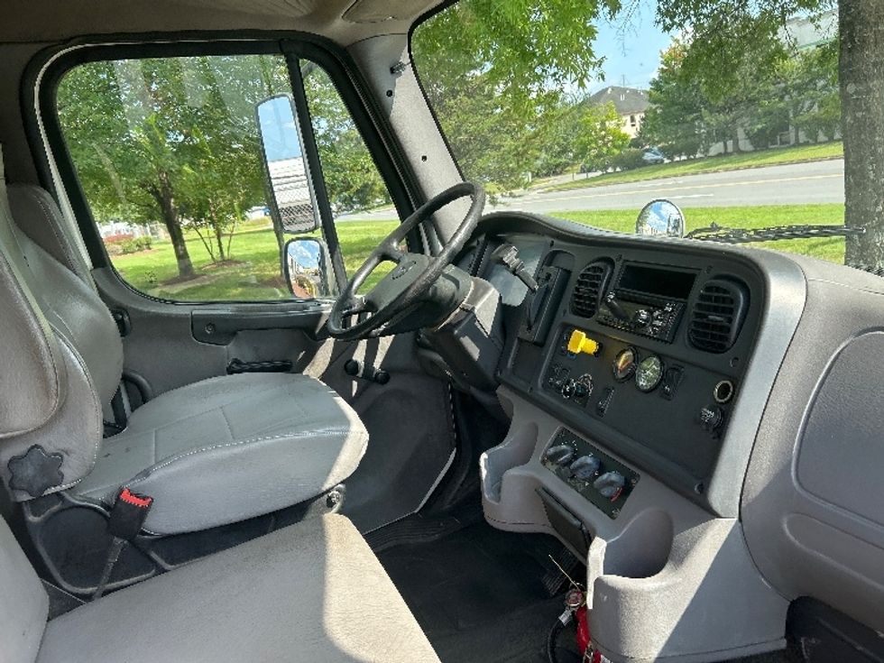 Flatbed Truck-Light and Medium Duty Trucks-Freightliner-2018-M2-Manassas-VA-176,708\n\t\tmiles-$ 47,500 - Image 22
