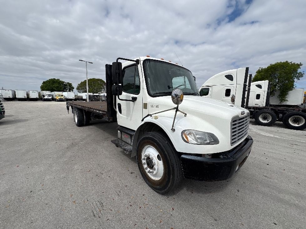 Flatbed Truck-Light and Medium Duty Trucks-Freightliner-2018-M2-Medley-FL-136,735\n\t\tmiles-$ 52,500 - Image 1