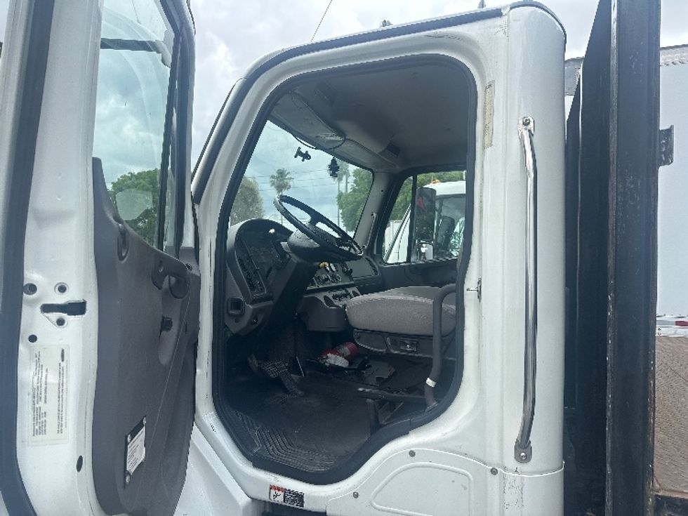 Flatbed Truck-Light and Medium Duty Trucks-Freightliner-2018-M2-Medley-FL-136,735\n\t\tmiles-$ 52,500 - Image 13