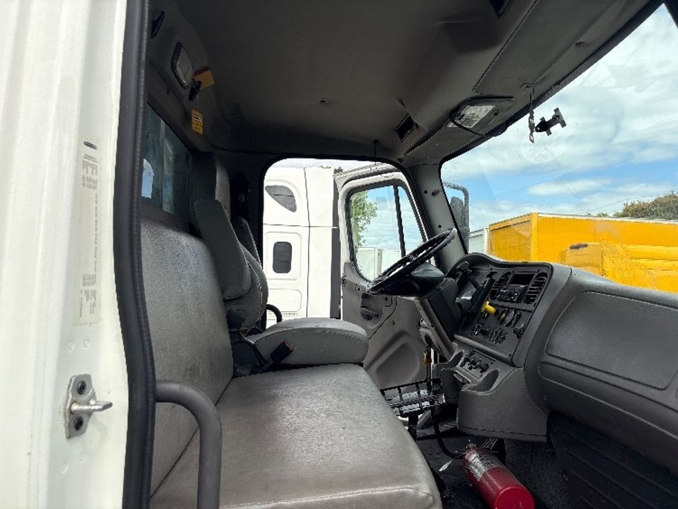 Flatbed Truck-Light and Medium Duty Trucks-Freightliner-2018-M2-Medley-FL-136,735\n\t\tmiles-$ 52,500 - Image 18
