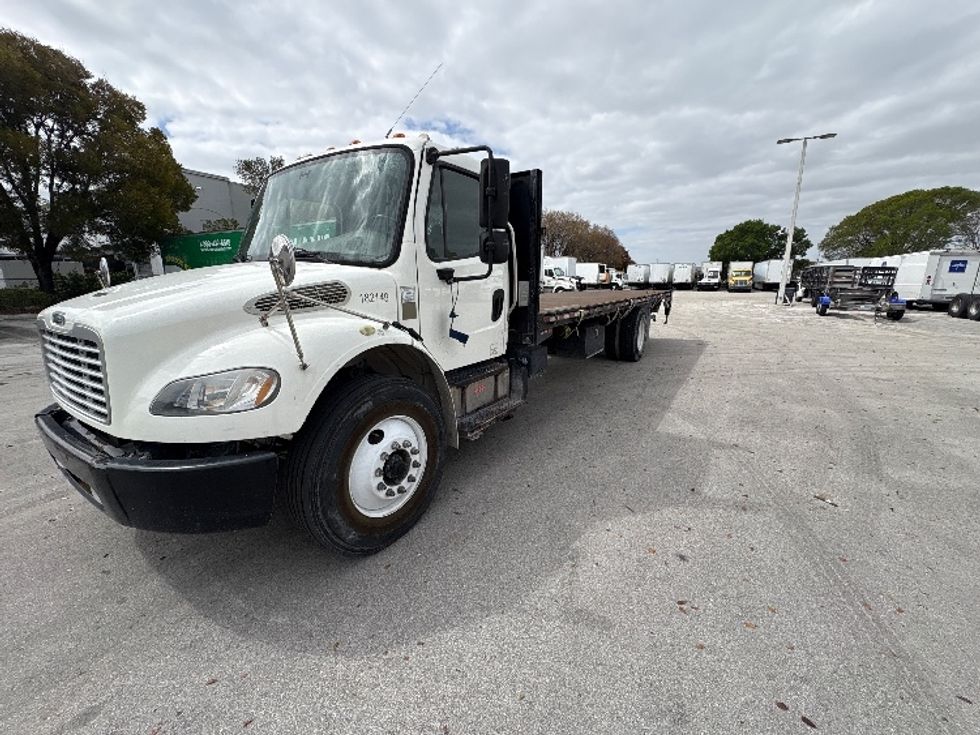 Flatbed Truck-Light and Medium Duty Trucks-Freightliner-2018-M2-Medley-FL-136,735\n\t\tmiles-$ 52,500 - Image 3