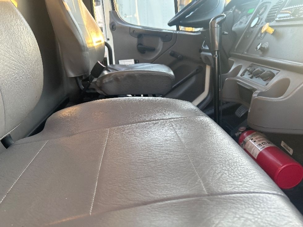 Flatbed Truck-Light and Medium Duty Trucks-Freightliner-2018-M2-Medley-FL-175,223\n\t\tmiles-$ 52,500 - Image 17