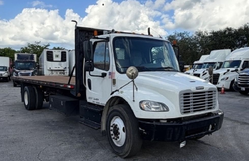 Flatbed Truck-Light and Medium Duty Trucks-Freightliner-2018-M2-Medley-FL-186,597\n\t\tmiles-$ 35,250 - Image 1