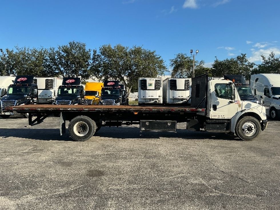 Flatbed Truck-Light and Medium Duty Trucks-Freightliner-2018-M2-Medley-FL-186,597\n\t\tmiles-$ 35,250 - Image 10