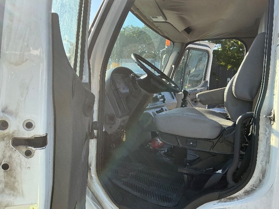 Flatbed Truck-Light and Medium Duty Trucks-Freightliner-2018-M2-Medley-FL-186,597\n\t\tmiles-$ 35,250 - Image 11