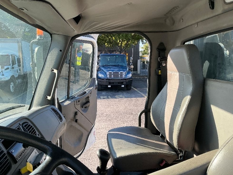 Flatbed Truck-Light and Medium Duty Trucks-Freightliner-2018-M2-Medley-FL-186,597\n\t\tmiles-$ 35,250 - Image 14