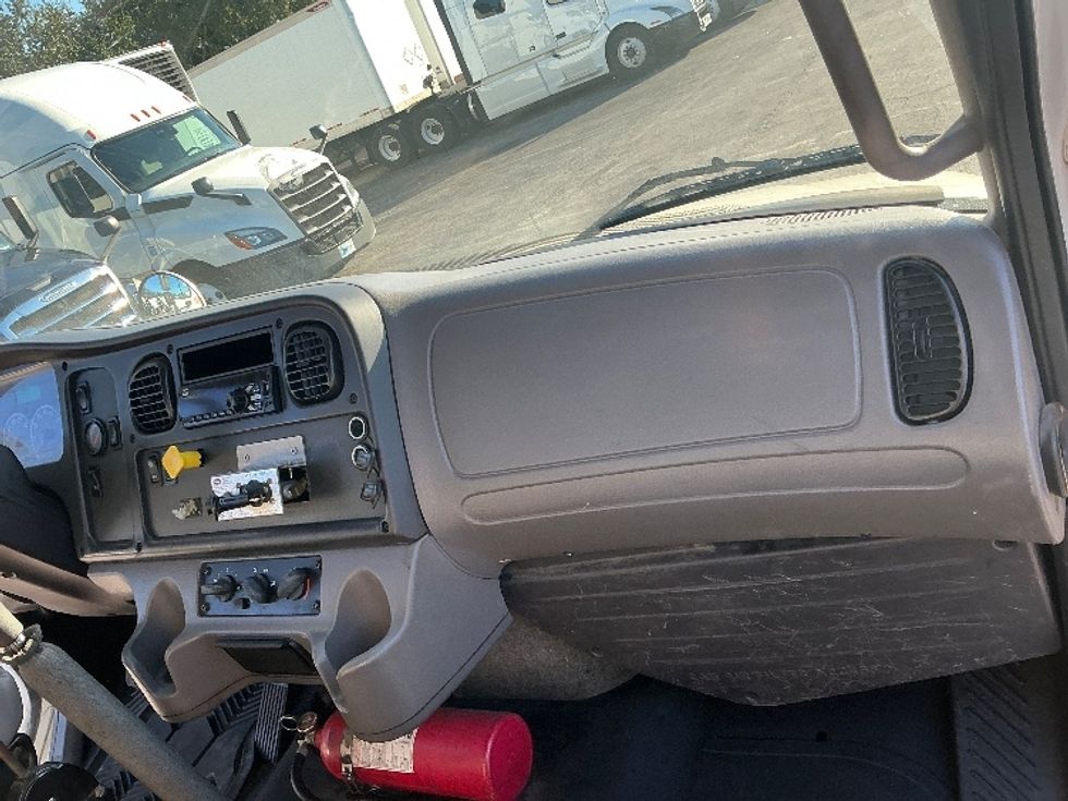 Flatbed Truck-Light and Medium Duty Trucks-Freightliner-2018-M2-Medley-FL-186,597\n\t\tmiles-$ 35,250 - Image 16