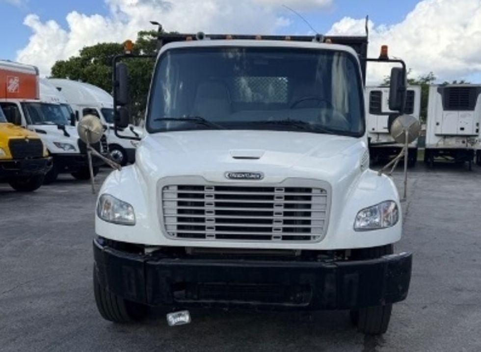 Flatbed Truck-Light and Medium Duty Trucks-Freightliner-2018-M2-Medley-FL-186,597\n\t\tmiles-$ 35,250 - Image 2