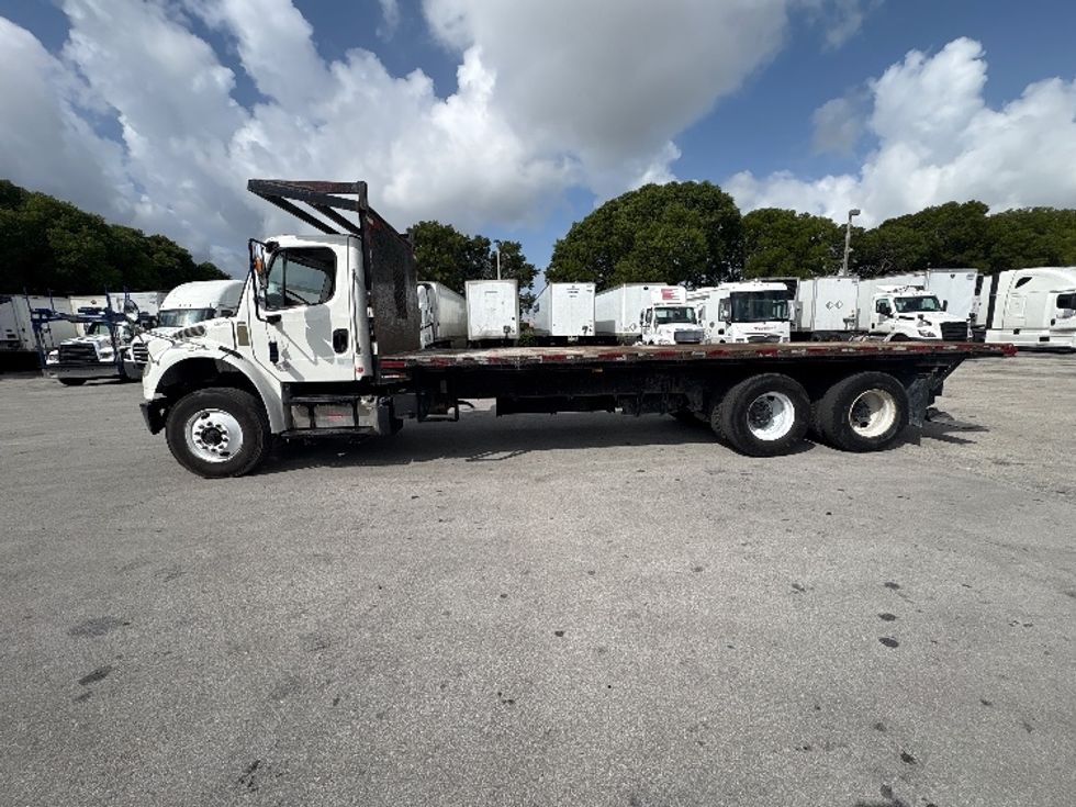 Flatbed Truck-Light and Medium Duty Trucks-Freightliner-2018-M2-Medley-FL-203,343\n\t\tmiles-$ 60,500 - Image 4