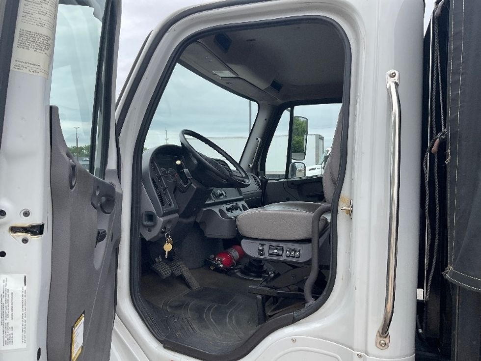 Flatbed Truck-Light and Medium Duty Trucks-Freightliner-2018-M2-Milwaukee-WI-113,547\n\t\tmiles-$ 48,500 - Image 14