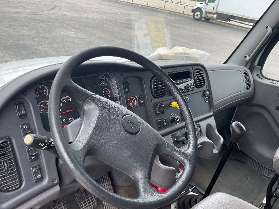 Flatbed Truck-Light and Medium Duty Trucks-Freightliner-2018-M2-Milwaukee-WI-113,547\n\t\tmiles-$ 48,500 - Image 15