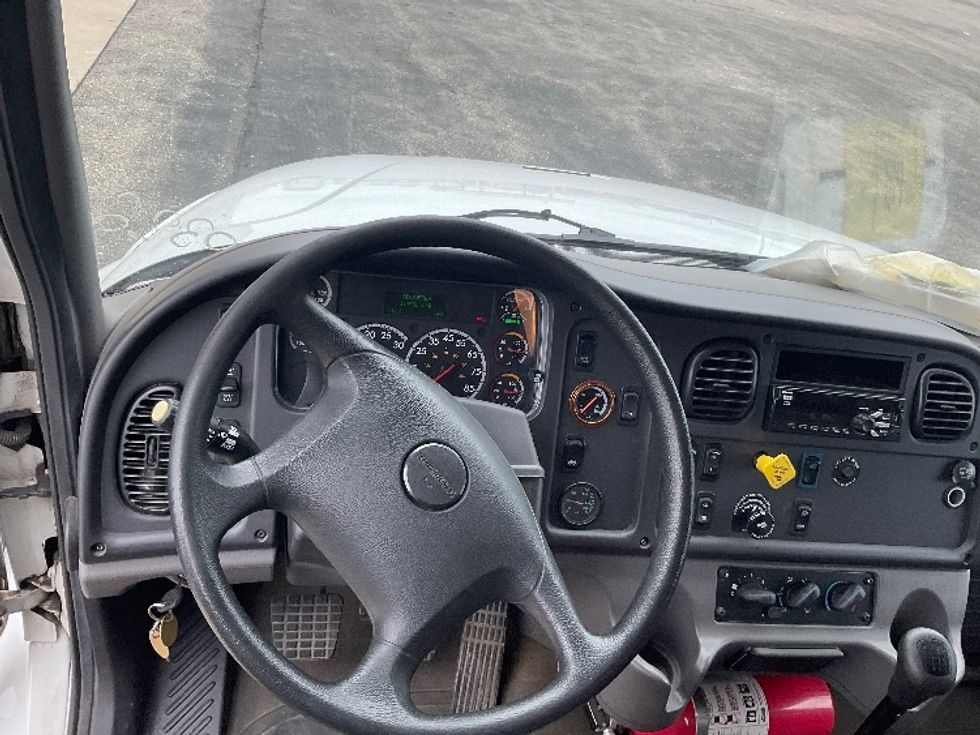 Flatbed Truck-Light and Medium Duty Trucks-Freightliner-2018-M2-Milwaukee-WI-113,547\n\t\tmiles-$ 48,500 - Image 16