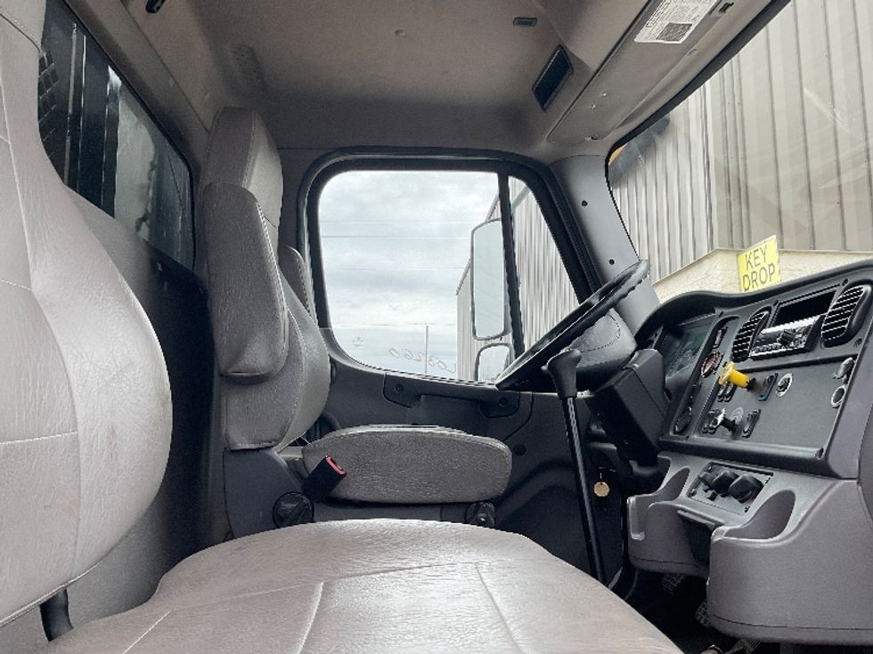 Flatbed Truck-Light and Medium Duty Trucks-Freightliner-2018-M2-Milwaukee-WI-113,547\n\t\tmiles-$ 48,500 - Image 20