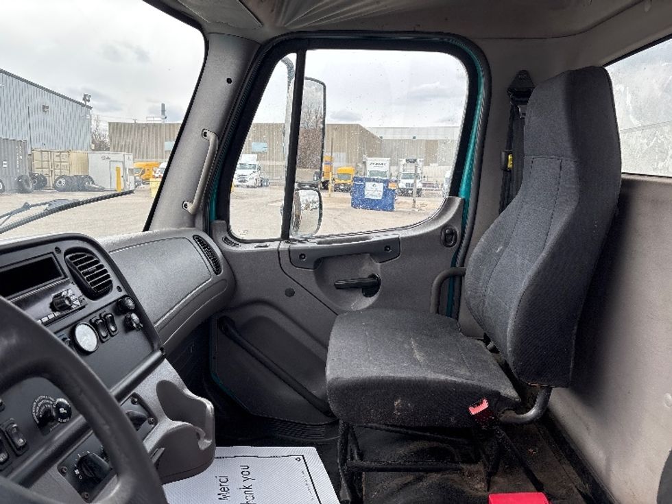 Flatbed Truck-Light and Medium Duty Trucks-Freightliner-2018-M2-Mississauga-ON-458,962\n\t\tkm-$ 58,750 - Image 15