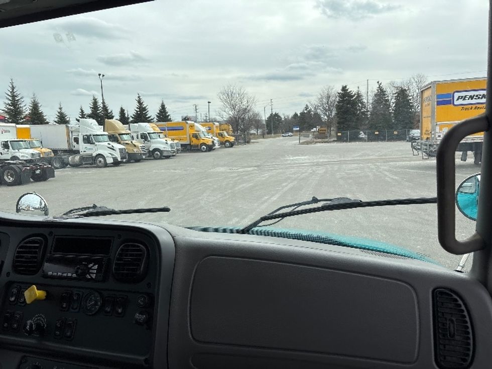 Flatbed Truck-Light and Medium Duty Trucks-Freightliner-2018-M2-Mississauga-ON-458,962\n\t\tkm-$ 58,750 - Image 17
