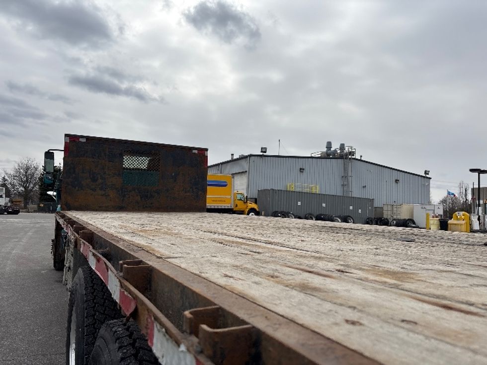 Flatbed Truck-Light and Medium Duty Trucks-Freightliner-2018-M2-Mississauga-ON-458,962\n\t\tkm-$ 58,750 - Image 21