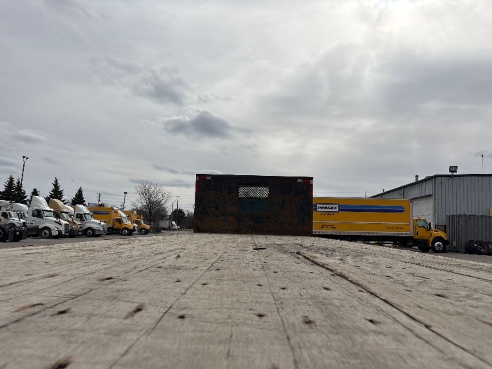 Flatbed Truck-Light and Medium Duty Trucks-Freightliner-2018-M2-Mississauga-ON-458,962\n\t\tkm-$ 58,750 - Image 8
