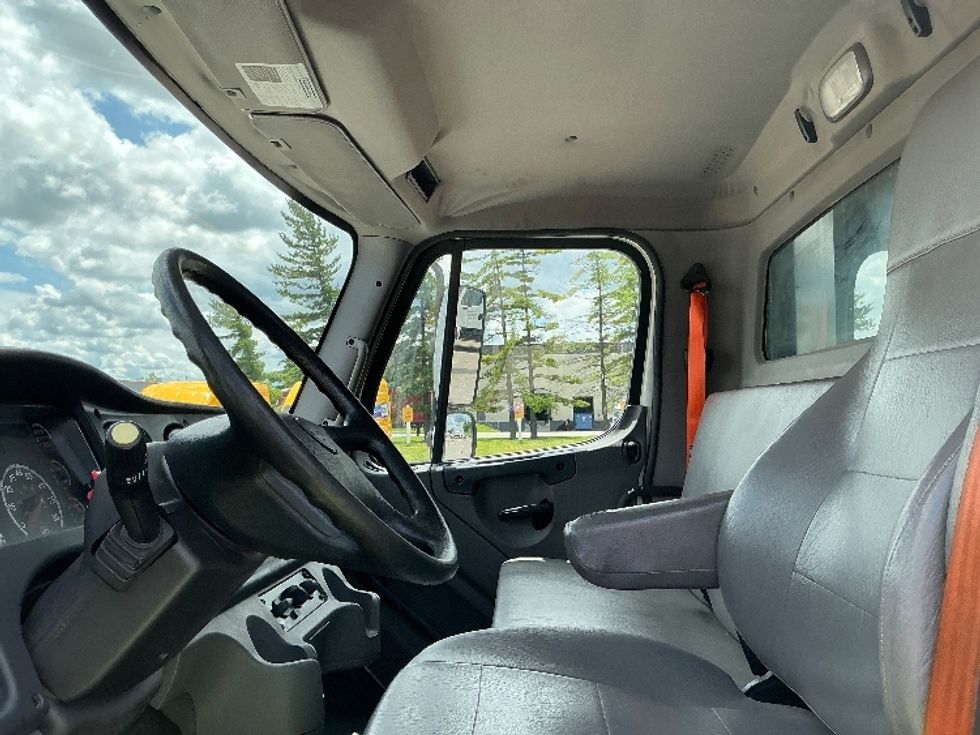 Flatbed Truck-Light and Medium Duty Trucks-Freightliner-2018-M2-Piqua-OH-228,471\n\t\tmiles-$ 64,250 - Image 13