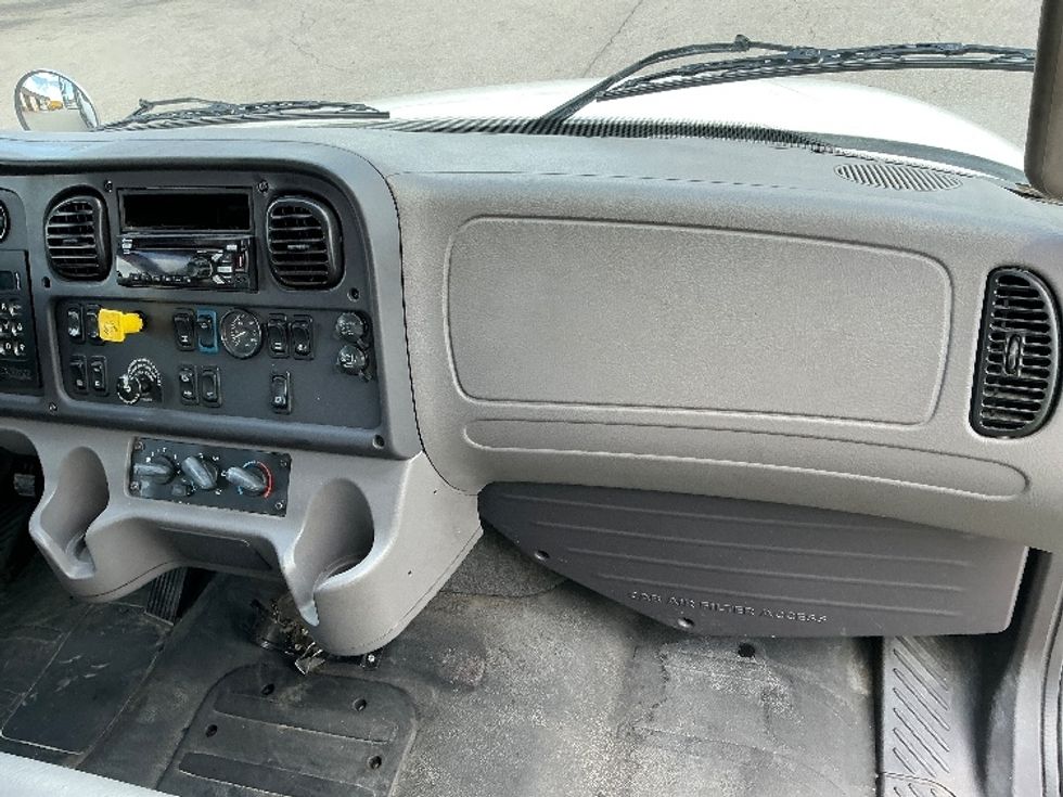 Flatbed Truck-Light and Medium Duty Trucks-Freightliner-2018-M2-Piqua-OH-228,471\n\t\tmiles-$ 64,250 - Image 15