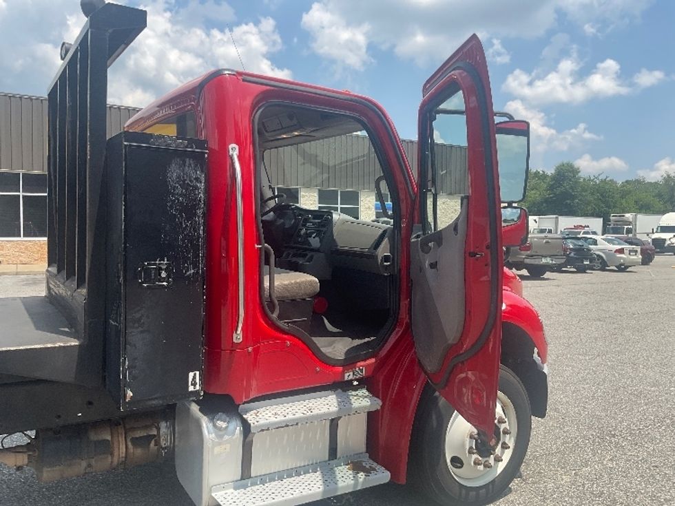 Flatbed Truck-Light and Medium Duty Trucks-Freightliner-2018-M2-Prince George-VA-271,197\n\t\tmiles-$ 30,750 - Image 20