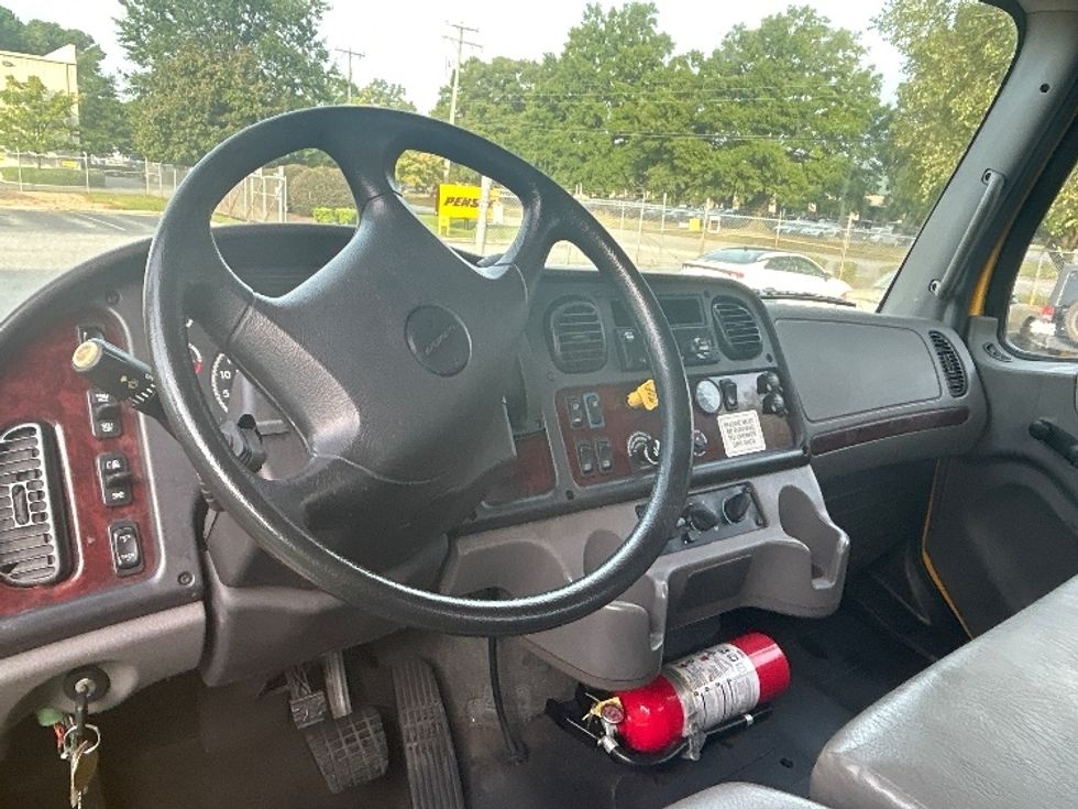 Flatbed Truck-Light and Medium Duty Trucks-Freightliner-2018-M2-Prince George-VA-41,946\n\t\tmiles-$ 56,500 - Image 17