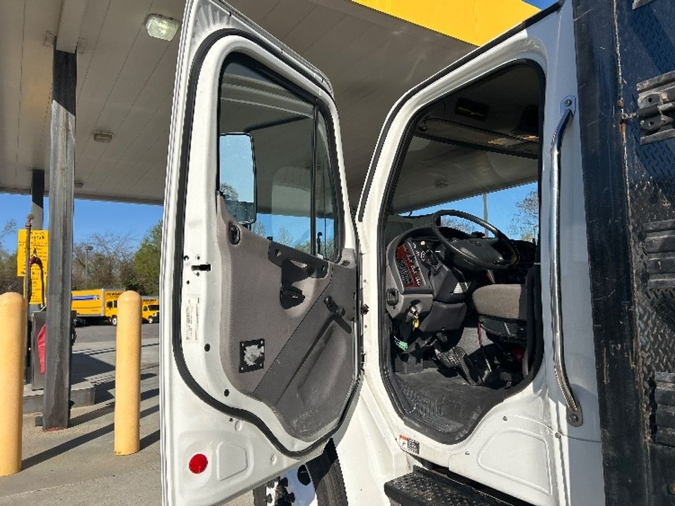 Flatbed Truck-Light and Medium Duty Trucks-Freightliner-2018-M2-Prince George-VA-53,826\n\t\tmiles-$ 56,000 - Image 15