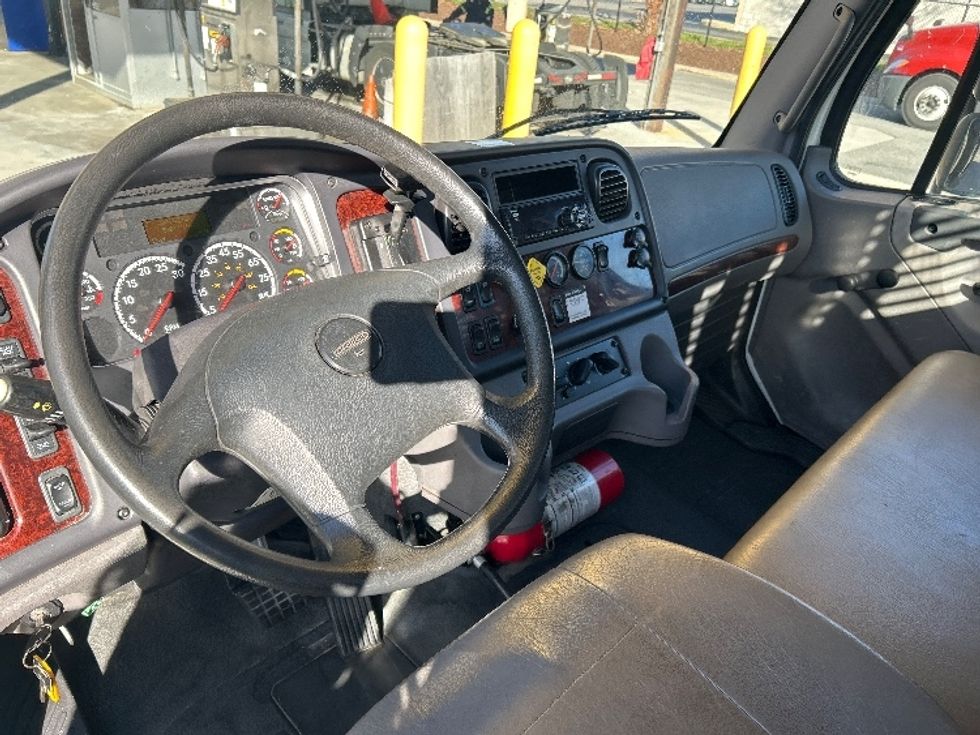 Flatbed Truck-Light and Medium Duty Trucks-Freightliner-2018-M2-Prince George-VA-53,826\n\t\tmiles-$ 56,000 - Image 16