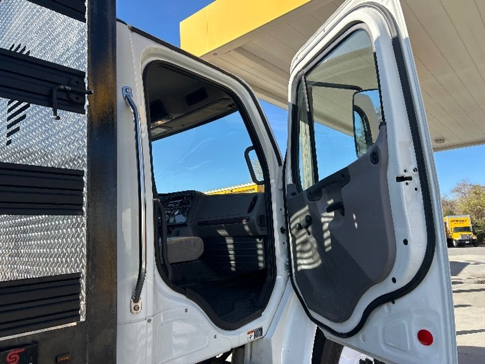 Flatbed Truck-Light and Medium Duty Trucks-Freightliner-2018-M2-Prince George-VA-53,826\n\t\tmiles-$ 56,000 - Image 19
