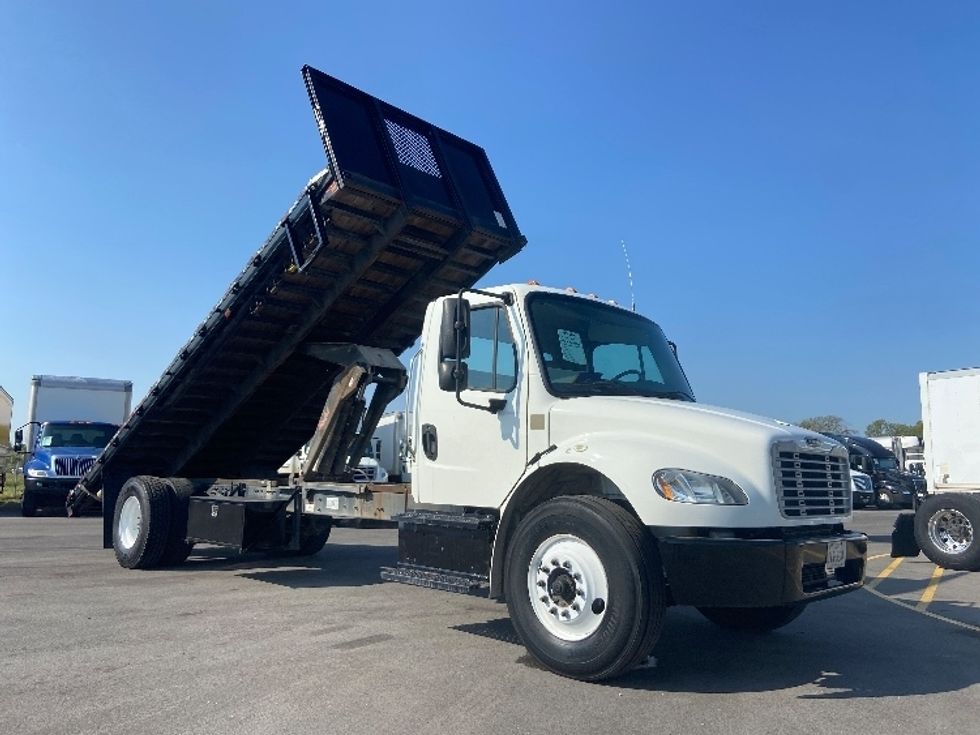 Flatbed Truck-Light and Medium Duty Trucks-Freightliner-2018-M2-San Antonio-TX-102,834\n\t\tmiles-$ 51,250 - Image 1