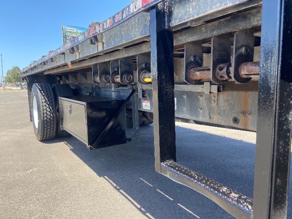 Flatbed Truck-Light and Medium Duty Trucks-Freightliner-2018-M2-San Antonio-TX-102,834\n\t\tmiles-$ 51,250 - Image 10