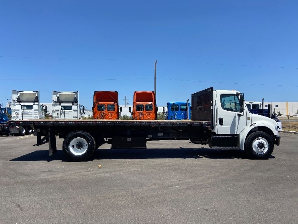Flatbed Truck-Light and Medium Duty Trucks-Freightliner-2018-M2-San Antonio-TX-102,834\n\t\tmiles-$ 51,250 - Image 11