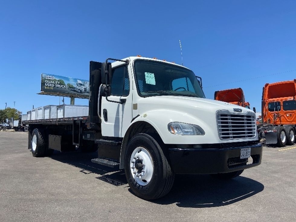 Flatbed Truck-Light and Medium Duty Trucks-Freightliner-2018-M2-San Antonio-TX-102,834\n\t\tmiles-$ 51,250 - Image 24