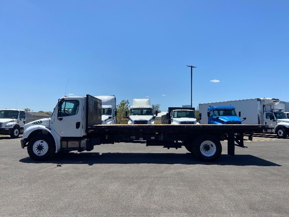 Flatbed Truck-Light and Medium Duty Trucks-Freightliner-2018-M2-San Antonio-TX-102,834\n\t\tmiles-$ 51,250 - Image 4