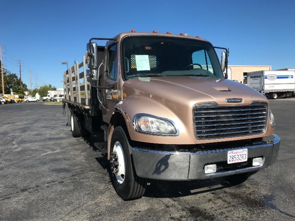 Flatbed Truck-Light and Medium Duty Trucks-Freightliner-2018-M2-Santa Ana-CA-206,747\n\t\tmiles-$ 38,500 - Image 1
