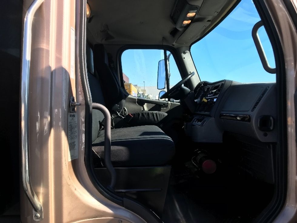 Flatbed Truck-Light and Medium Duty Trucks-Freightliner-2018-M2-Santa Ana-CA-206,747\n\t\tmiles-$ 38,500 - Image 21