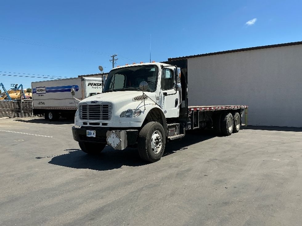2018 Freightliner M2 106 Medium Duty photo 3