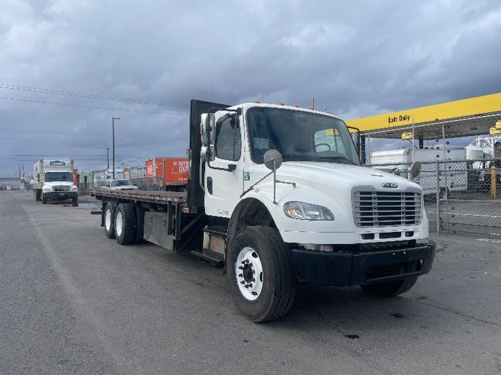 Flatbed Truck-Light and Medium Duty Trucks-Freightliner-2018-M2-Spokane Valley-WA-105,148\n\t\tmiles-$ 66,000 - Image 1