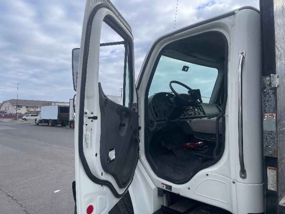 Flatbed Truck-Light and Medium Duty Trucks-Freightliner-2018-M2-Spokane Valley-WA-105,148\n\t\tmiles-$ 66,000 - Image 16