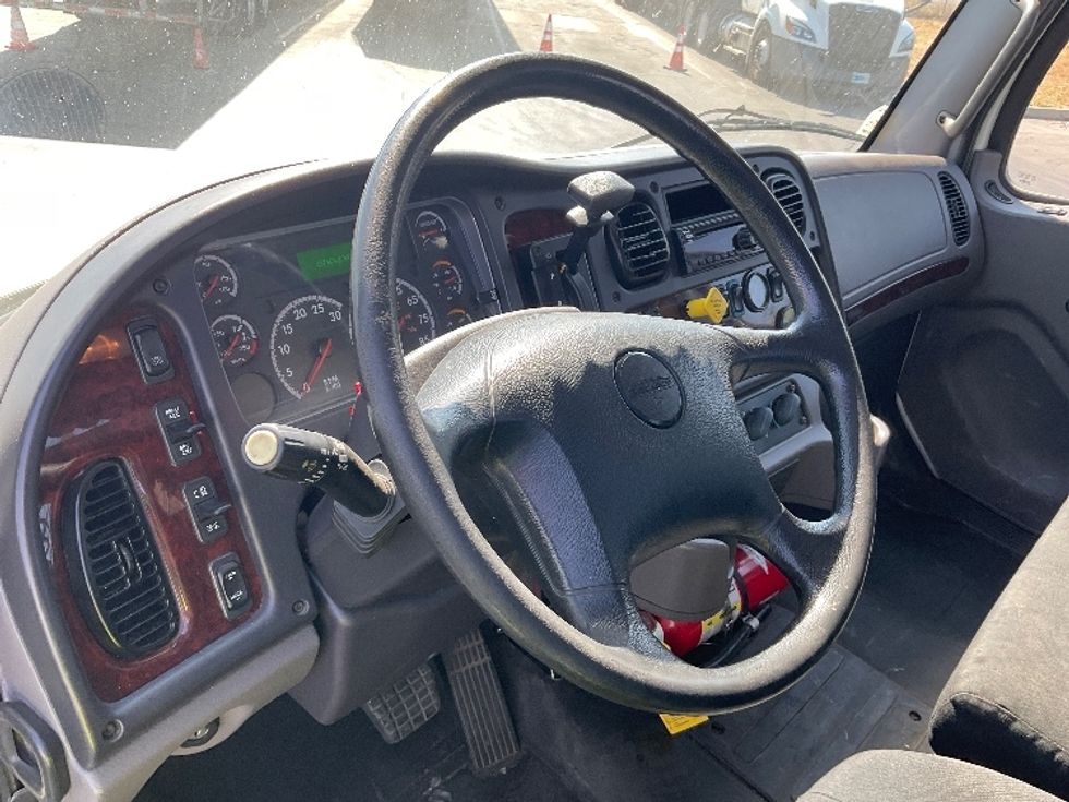 Flatbed Truck-Light and Medium Duty Trucks-Freightliner-2018-M2-Stockton-CA-156,048\n\t\tmiles-$ 46,000 - Image 13