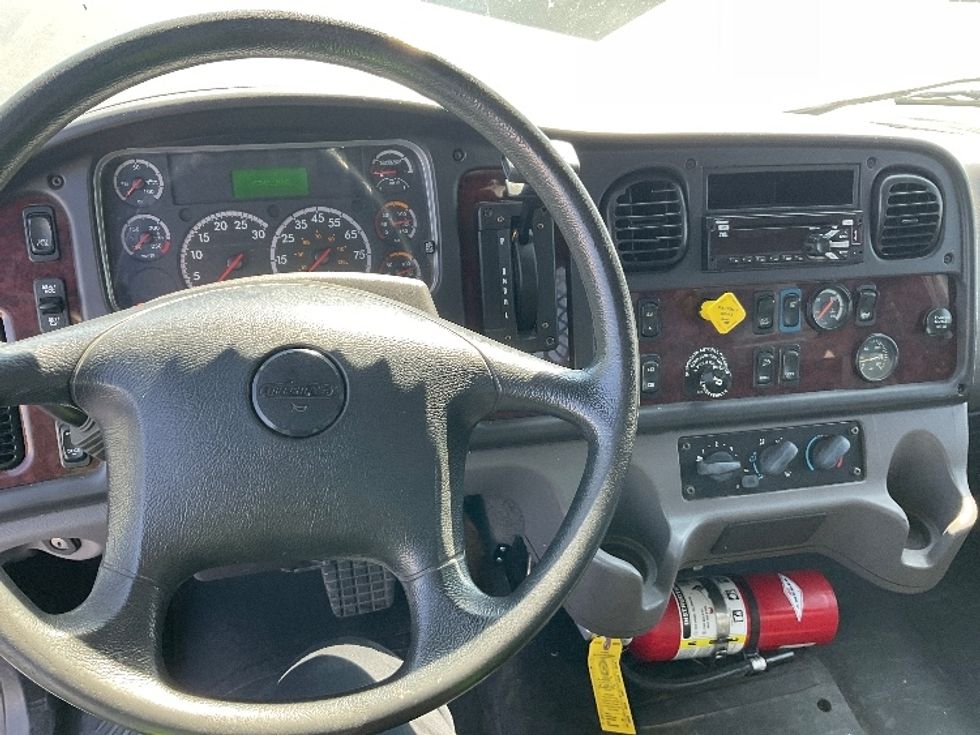 Flatbed Truck-Light and Medium Duty Trucks-Freightliner-2018-M2-Stockton-CA-156,048\n\t\tmiles-$ 46,000 - Image 14