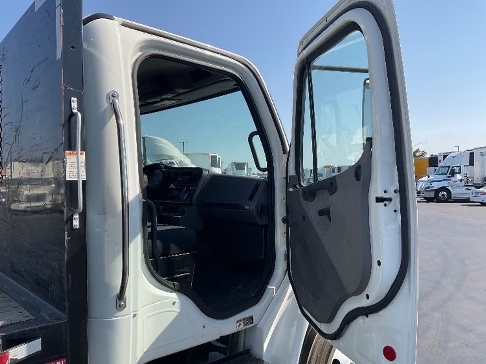 Flatbed Truck-Light and Medium Duty Trucks-Freightliner-2018-M2-Stockton-CA-156,048\n\t\tmiles-$ 46,000 - Image 16