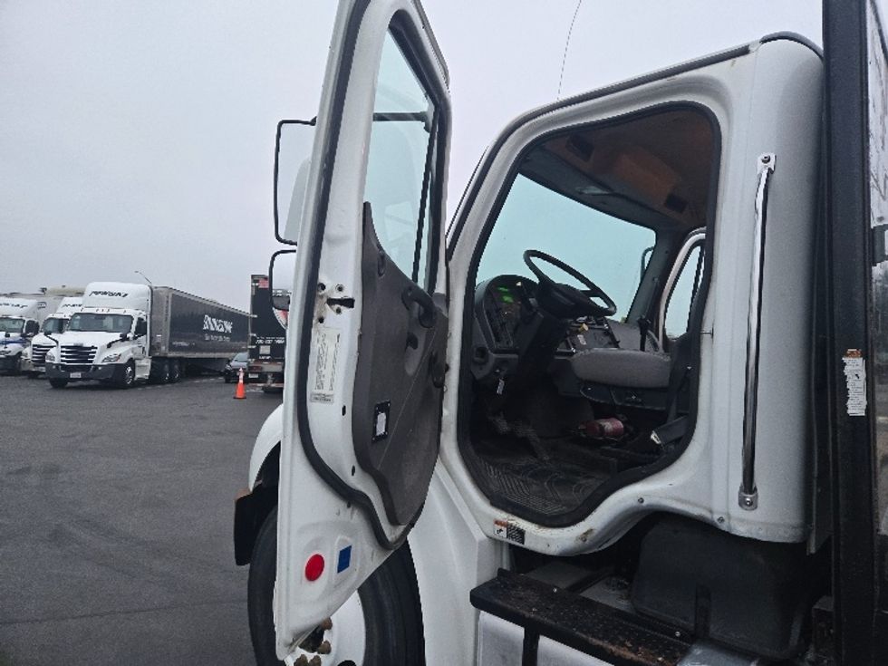 Flatbed Truck-Light and Medium Duty Trucks-Freightliner-2018-M2-Stockton-CA-292,027\n\t\tmiles-$ 24,500 - Image 11