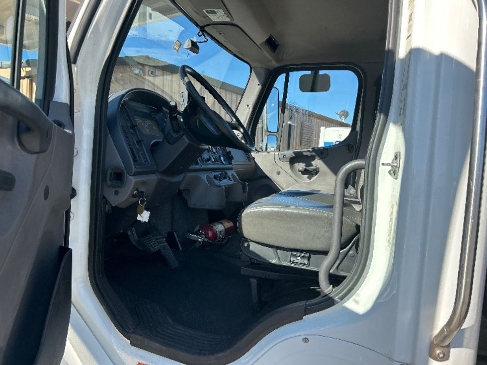 Flatbed Truck-Light and Medium Duty Trucks-Freightliner-2018-M2-Tampa-FL-129,926\n\t\tmiles-$ 53,500 - Image 16