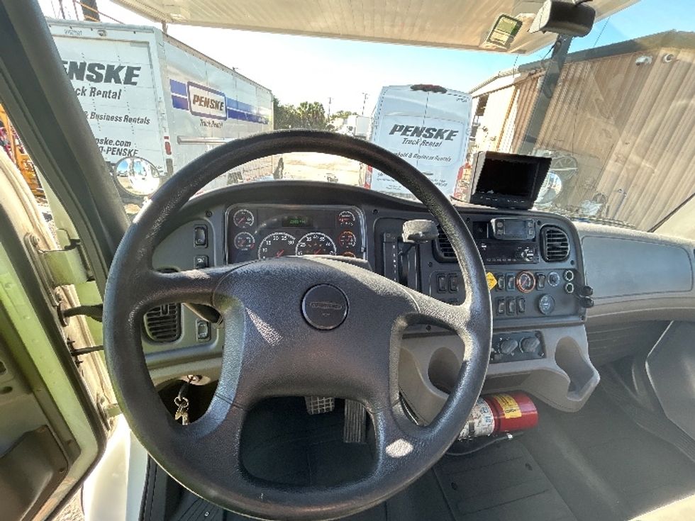 Flatbed Truck-Light and Medium Duty Trucks-Freightliner-2018-M2-Tampa-FL-129,926\n\t\tmiles-$ 53,500 - Image 18