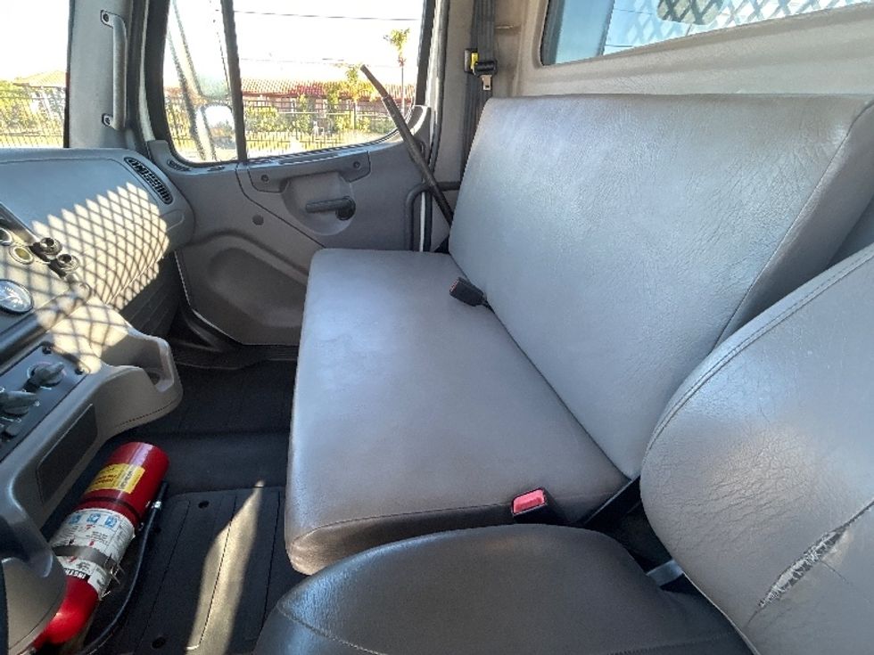 Flatbed Truck-Light and Medium Duty Trucks-Freightliner-2018-M2-Tampa-FL-129,926\n\t\tmiles-$ 53,500 - Image 19