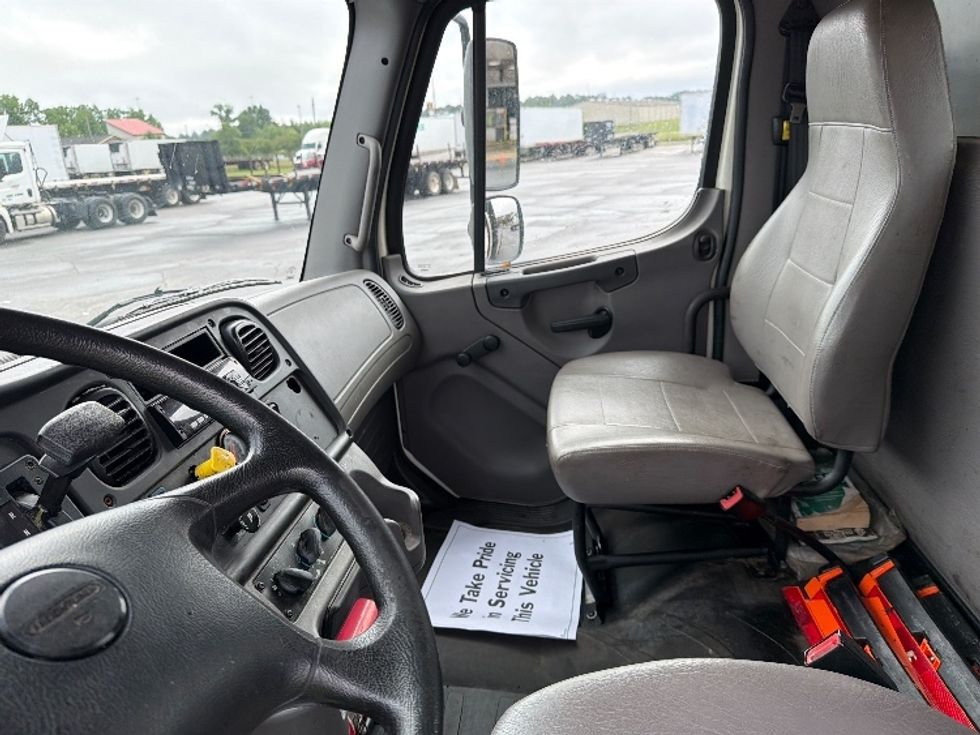 Flatbed Truck-Light and Medium Duty Trucks-Freightliner-2018-M2-Tifton-GA-221,980\n\t\tmiles-$ 39,750 - Image 14